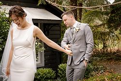 Lyrebird falls luxe relaxed wedding first look 3