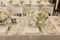 realweddings_Daniela&Bryn_nsw_jonahs restaurant_boutique_hotel_table