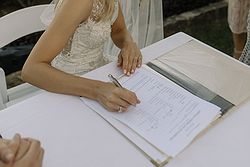 realweddings_Daniela&Bryn_nsw_jonahs restaurant_boutique_hotel_signing