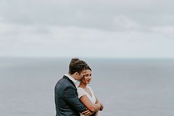 realweddings_eislers_nsw_jonahs restaurant_boutique_hotel_terrace hug