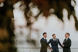 realweddings_matt&emily_nsw_jonahs restaurant_boutique_hotel_groomsmen talk